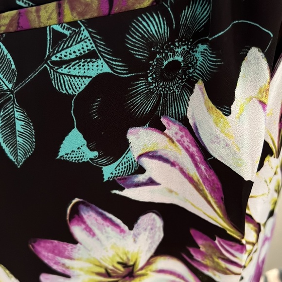 Slim Fit Floral Pants - Picture 5 of 5